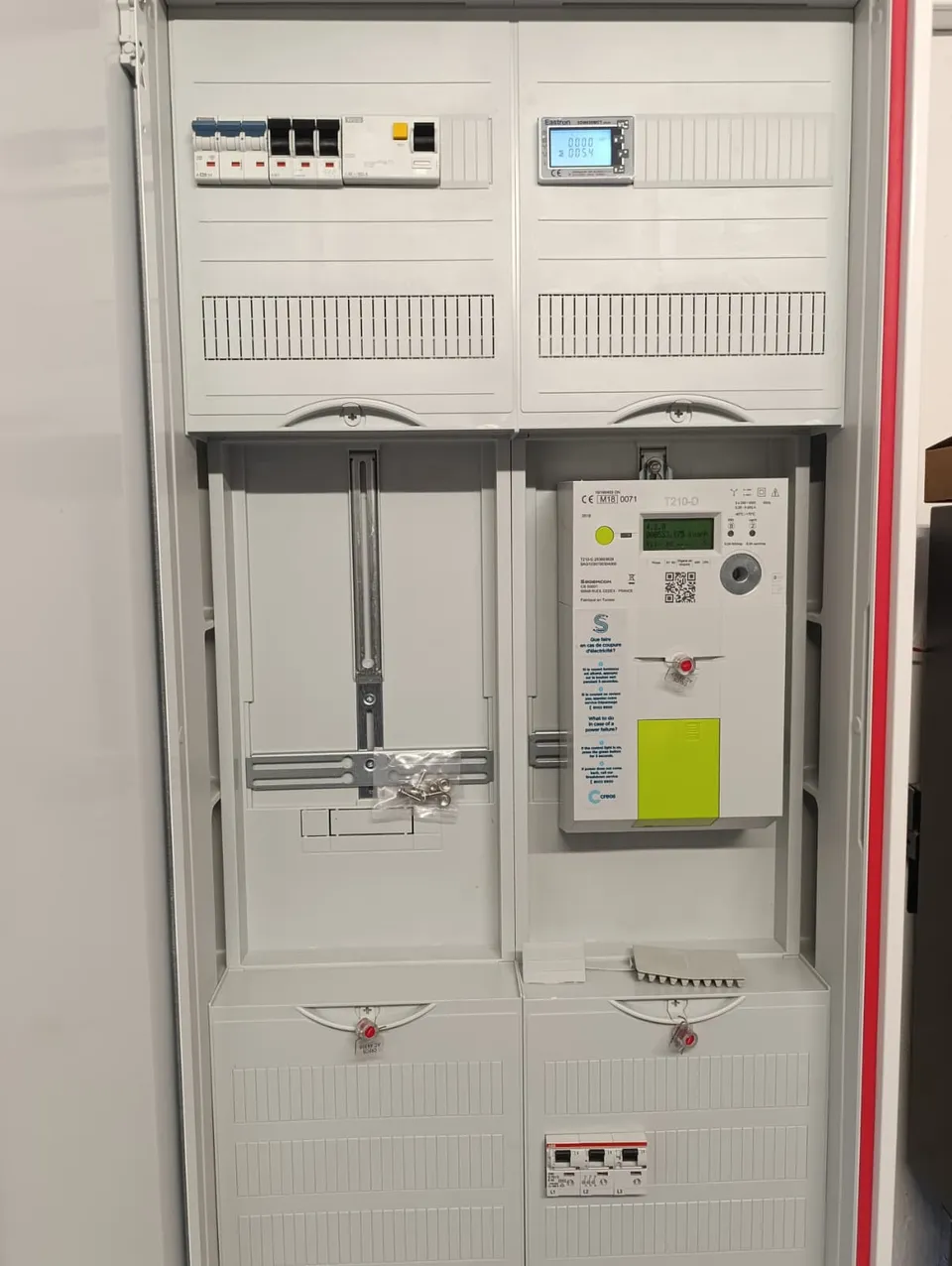 Compteur et protections. Réalisation Clay Service : déplacement du compteur et protections remises aux normes